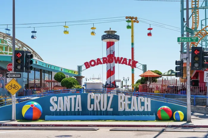 Framed Print : Santa Cruz Beach Boardwalk Amusement Park, Santa Cruz, California, USA Framed Print : Santa Cruz Beach Boardwalk Amusement Park, Santa Cruz, California, USA
