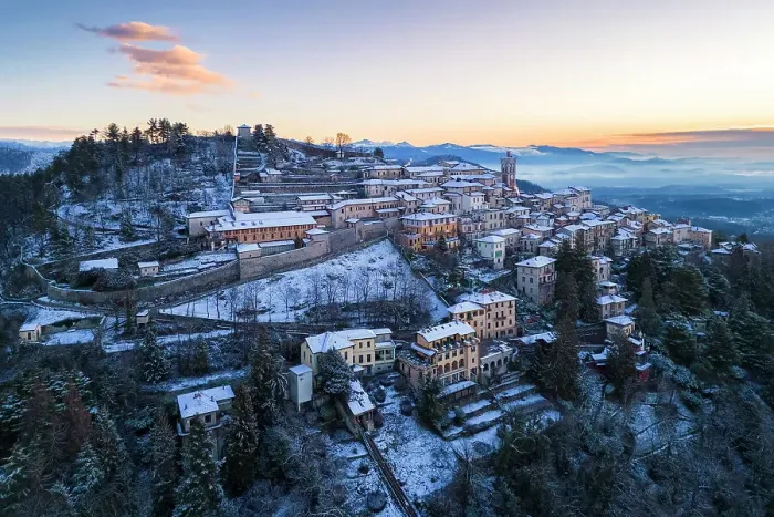 Framed Print : Santa Maria del Monte after a snowfall in winter at sunrise. Varese, Parco Campo dei Fiori, Lombardy, Italy Framed Print : Santa Maria del Monte after a snowfall in winter at sunrise. Varese, Parco Campo dei Fiori, Lombardy, Italy