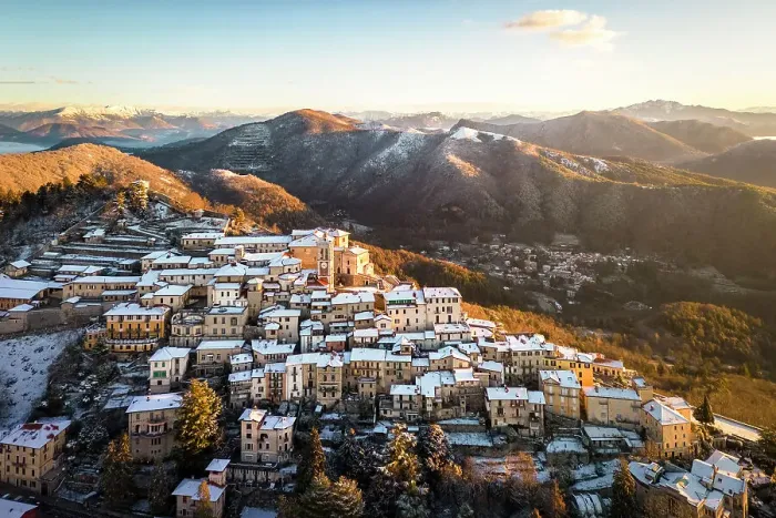 Framed Print : Santa Maria del Monte after a snowfall in winter at sunrise. Varese, Parco Campo dei Fiori, Lombardy, Italy Framed Print : Santa Maria del Monte after a snowfall in winter at sunrise. Varese, Parco Campo dei Fiori, Lombardy, Italy