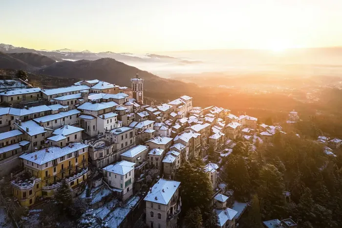 Framed Print : Santa Maria del Monte after a snowfall in winter at sunrise. Varese, Parco Campo dei Fiori, Lombardy, Italy Framed Print : Santa Maria del Monte after a snowfall in winter at sunrise. Varese, Parco Campo dei Fiori, Lombardy, Italy