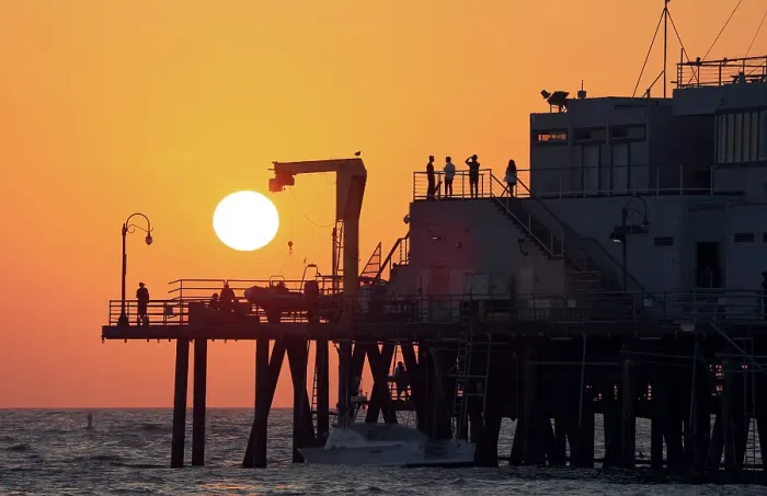 Framed Print : Santa Monica Pier at sunset, Santa Monica, California, USA Framed Print : Santa Monica Pier at sunset, Santa Monica, California, USA