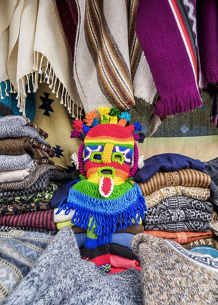 Saturday Handicraft Market, Plaza de los Ponchos, Otavalo, Imbabura Province, Ecuador