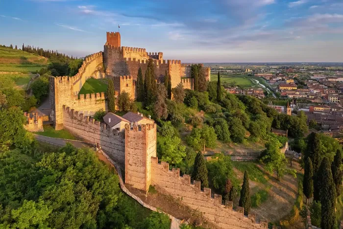Framed Print : Scaligero castle of Soave at sunset in summer. Verona district, Veneto, Italy Framed Print : Scaligero castle of Soave at sunset in summer. Verona district, Veneto, Italy