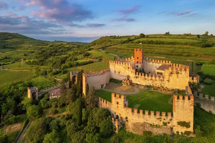 Framed Print : Scaligero castle of Soave at sunset in summer. Verona district, Veneto, Italy Framed Print : Scaligero castle of Soave at sunset in summer. Verona district, Veneto, Italy