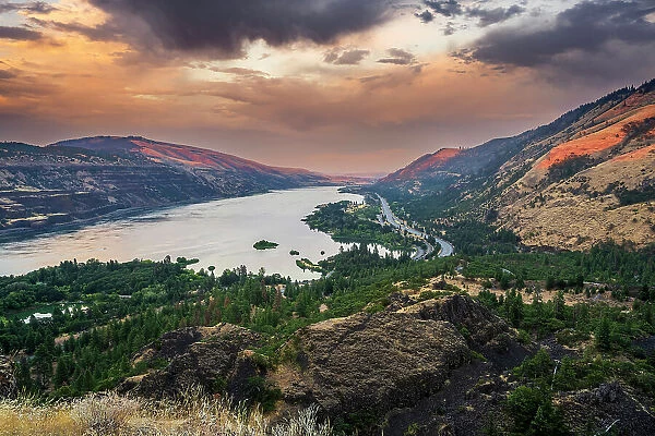 Scenic sunset view over Columbia River, Mosier, Oregon, USA