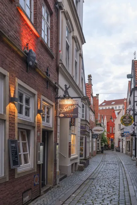 Framed Print : Schnoor old district, Bremen, Germany