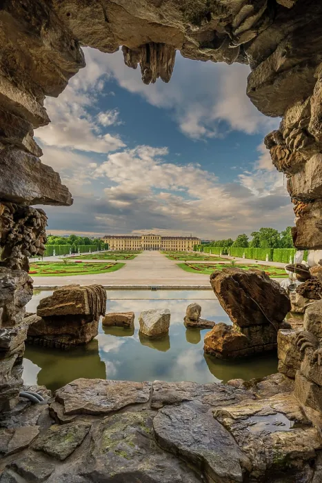Framed Print : Schonbrunn Palace, Vienna, Austria Framed Print : Schonbrunn Palace, Vienna, Austria