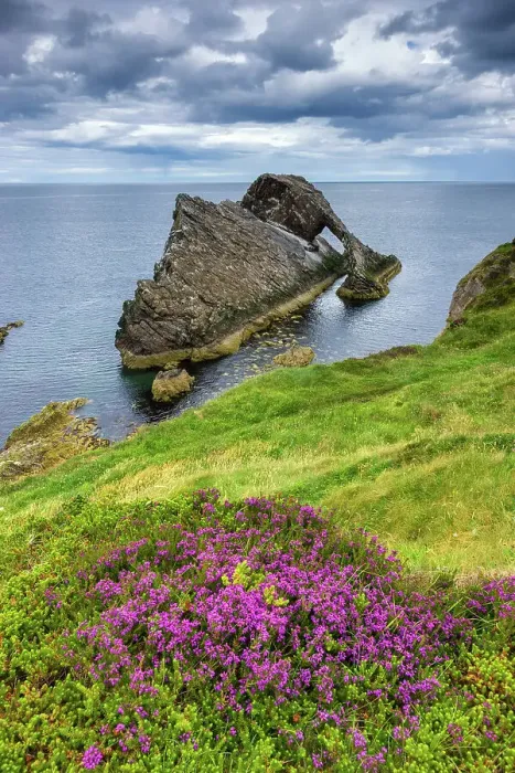 Framed Print : Scotland, Bow Fiddle Rock, rock sculpture Framed Print : Scotland, Bow Fiddle Rock, rock sculpture