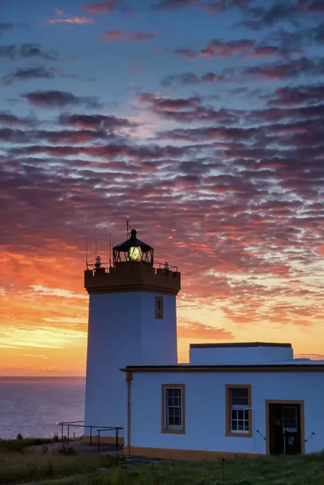 Framed Print : Scotland, Caithness, Duncansby Head lighthouse, morning light Framed Print : Scotland, Caithness, Duncansby Head lighthouse, morning light