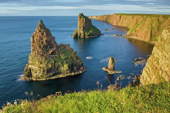 Framed Print : Scotland, Caithness, Stacks of Duncansby rock Framed Print : Scotland, Caithness, Stacks of Duncansby rock