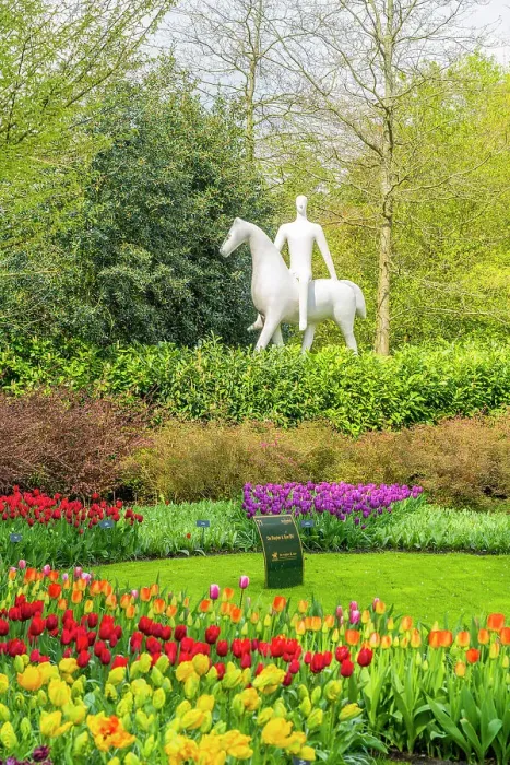 Framed Print : Sculpture in Keukenhof Gardens, Lisse, Holland, The Netherlands Framed Print : Sculpture in Keukenhof Gardens, Lisse, Holland, The Netherlands