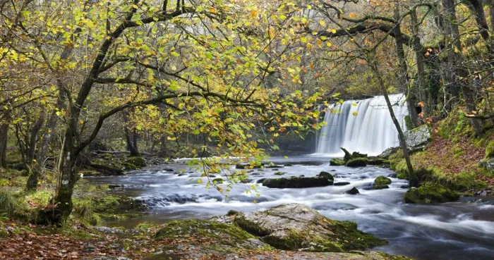 Framed Print : Scwd Ddwli waterfall on the Nedd Fechan river near Ystradfellte, Brecon Beacons National Framed Print : Scwd Ddwli waterfall on the Nedd Fechan river near Ystradfellte, Brecon Beacons National