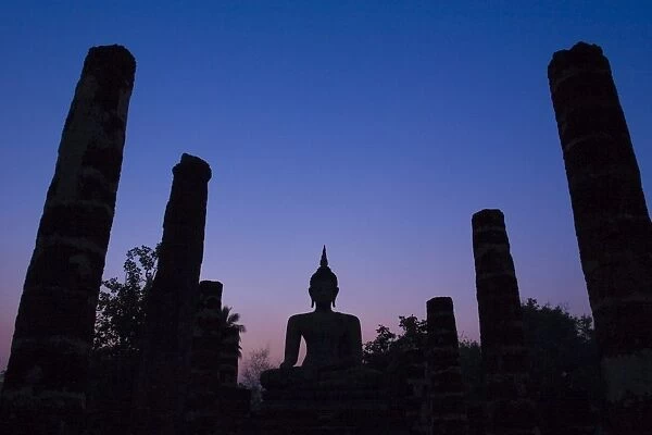 Seated Buddha, Wat Mahathat, Sukhothai Historical Park, Sukhothai, Thailand