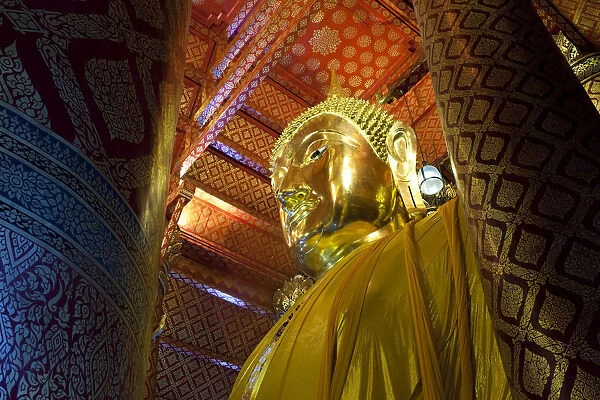 Seated Buddha at Wat Phra Chao Phanan Choeng, Ayutthaya, Thailand