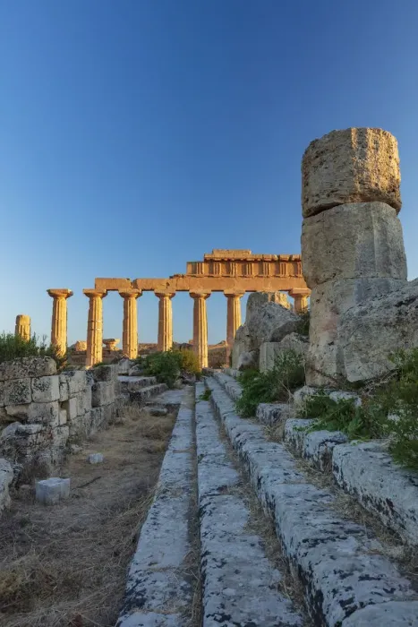Framed Print : Selinunte, Sicily. Greek temple at sunset Framed Print : Selinunte, Sicily. Greek temple at sunset