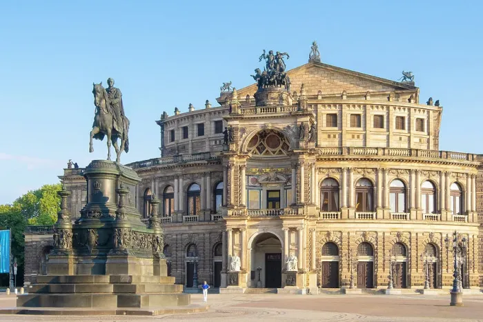 Framed Print : Semperoper Dresden (Opera House), Dresden, Saxony, Germany Framed Print : Semperoper Dresden (Opera House), Dresden, Saxony, Germany