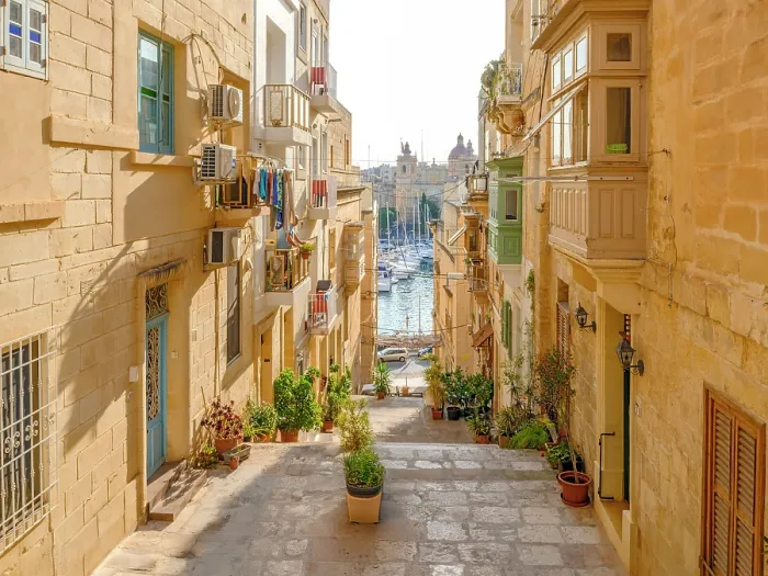 Framed Print : Senglea (L-Isla) - one of the Three Cities, Typical Street Scene Senglea, Valletta, Malta Framed Print : Senglea (L-Isla) - one of the Three Cities, Typical Street Scene Senglea, Valletta, Malta