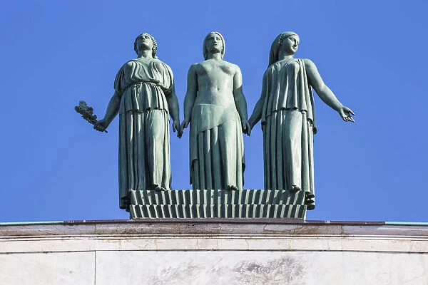 Serbia, Belgrade, Stari Grad - the Old Town, Three statues on top of The French Embassy