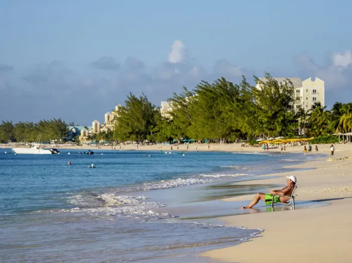 Framed Print : Seven Mile Beach, George Town, Grand Cayman, Cayman Islands Framed Print : Seven Mile Beach, George Town, Grand Cayman, Cayman Islands