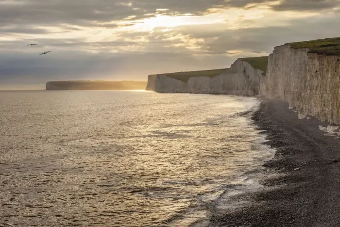 Framed Print : The Seven Sisters chalk cliffs at Birling Gap, East Sussex, England Framed Print : The Seven Sisters chalk cliffs at Birling Gap, East Sussex, England