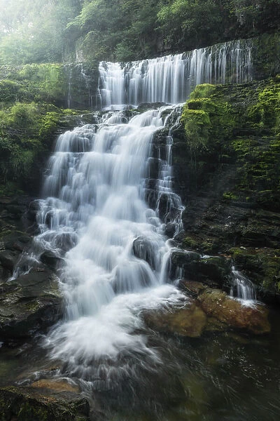 Sgwd Isaf Clun Gwyn waterfall, Afon Mellte, Brecon Beacons National Park, Powys, Wales