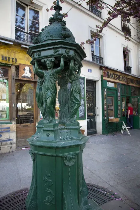 Framed Print : Shakespeare and Company bookshop, Latin Quarter, Paris, France Framed Print : Shakespeare and Company bookshop, Latin Quarter, Paris, France