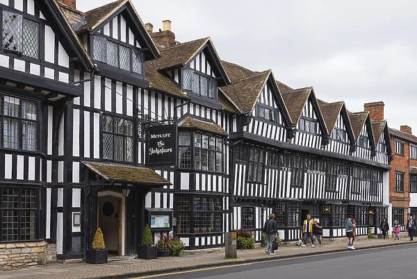The Shakespeare, half timbered 17-century inn and now hotel, Stratford-upon-Avon, Warwickshire, England