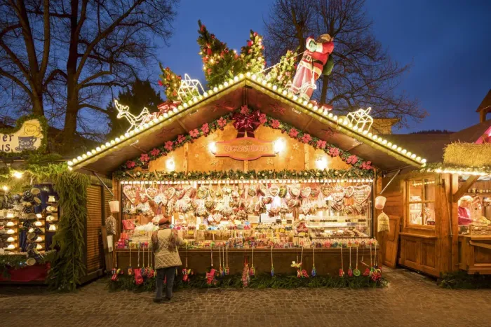 Framed Print : Shop on the Christmas market in Heidelberg, Baden-WAorttemberg, Germany Framed Print : Shop on the Christmas market in Heidelberg, Baden-WAorttemberg, Germany