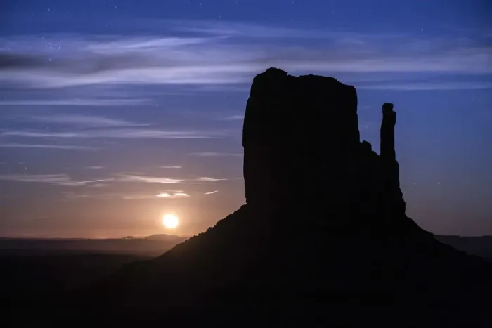 Framed Print : Silhouette of West Mitten Butte at moonrise, Monument Valley, Arizona, USA Framed Print : Silhouette of West Mitten Butte at moonrise, Monument Valley, Arizona, USA