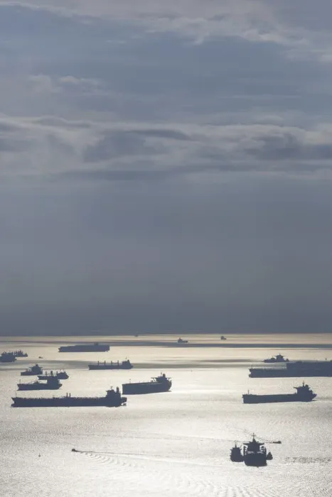Framed Print : Singapore, elevated view of the Straits of Singapore with ships, dawn Framed Print : Singapore, elevated view of the Straits of Singapore with ships, dawn