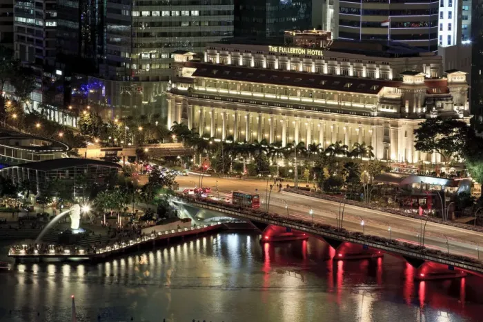 Framed Print : Singapore, The Fullerton Hotel and Merlion Park Framed Print : Singapore, The Fullerton Hotel and Merlion Park