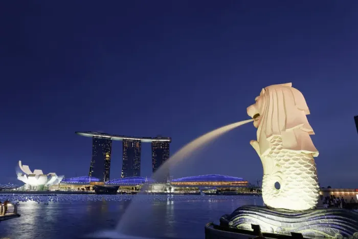 Framed Print : Singapore, Merlion Park, Merlion Fountain Framed Print : Singapore, Merlion Park, Merlion Fountain