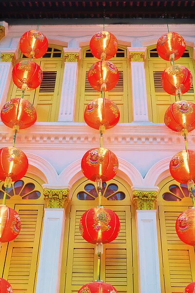 Singapore, Singapore City, Chinatown, Lanterns at dusk
