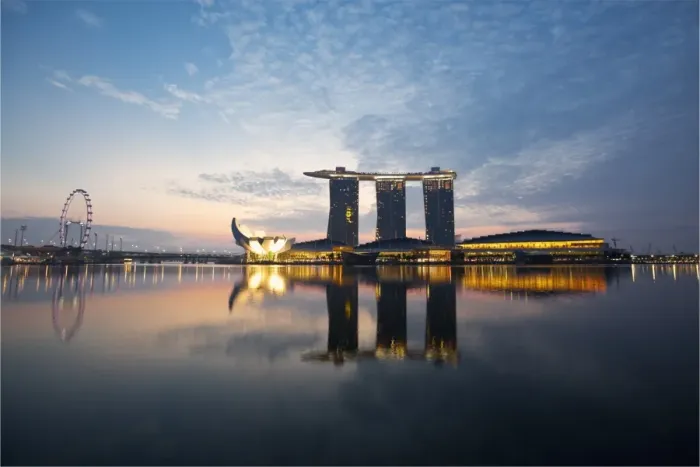 Framed Print : Singapore, Singapore, Marina Bay. The Marina Bay Sands Singapore. The hotel complex includes a casino, shopping mall Framed Print : Singapore, Singapore, Marina Bay. The Marina Bay Sands Singapore. The hotel complex includes a casino, shopping mall