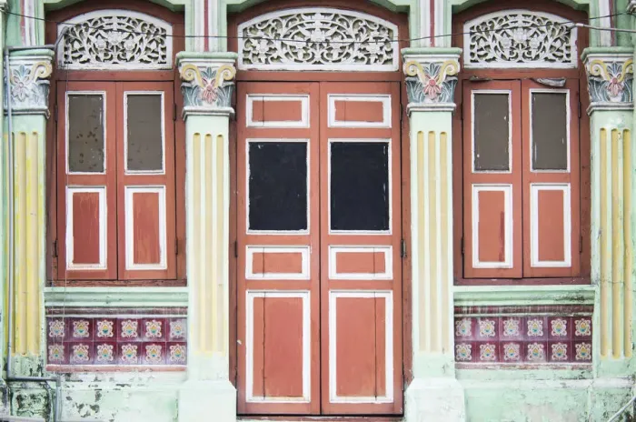 Framed Print : Singapore, traditional shophouse architecture Framed Print : Singapore, traditional shophouse architecture