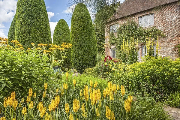 Sissinghurst Castle Garden, Cranbrook, Kent, England