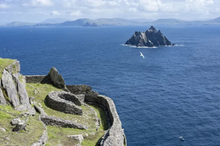 Framed Print : Skellig Michael (Great Skellig), Skellig islands, County Kerry, Munster province, Ireland, Europe. Monasterys architecture in a sunny day Framed Print : Skellig Michael (Great Skellig), Skellig islands, County Kerry, Munster province, Ireland, Europe. Monasterys architecture in a sunny day