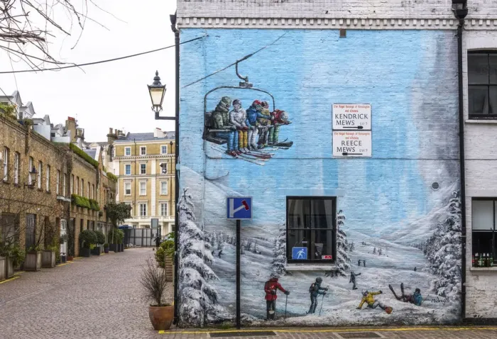 Framed Print : Ski wall mural in Kendrick Place, South Kensington, London, England Framed Print : Ski wall mural in Kendrick Place, South Kensington, London, England