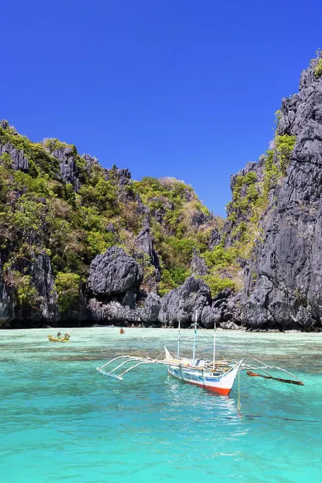 Framed Print : Small Lagoon, Miniloc Island, Bacuit Bay, Palawan, Philippines Framed Print : Small Lagoon, Miniloc Island, Bacuit Bay, Palawan, Philippines