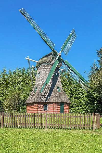 Small mill in the village of Schortens, Oldenburger Land, Lower Saxony, Germany