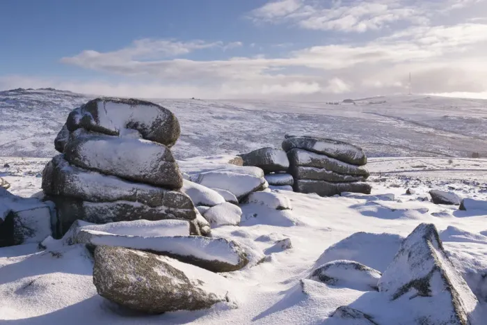 Framed Print : Snow covered moorland at Roos Tor, Dartmoor, Devon, England. Winter Framed Print : Snow covered moorland at Roos Tor, Dartmoor, Devon, England. Winter