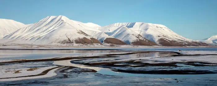Framed Print : Snow-covered mountains, near Longyearbyen, Spitsbergen, Svalbard, Norway