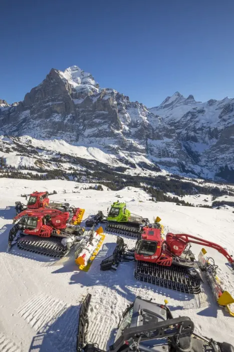Framed Print : Snow ploughs, Wetterhorn mountain, Grindelwald, Jungfrau Region, Berner Oberland, Switzerland