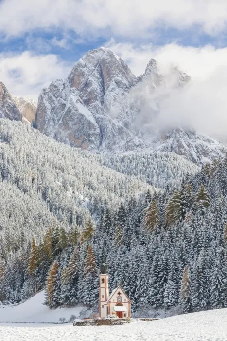 Framed Print : Snow, winter, St Johann Church, Val di Funes, Dolomites, Italy