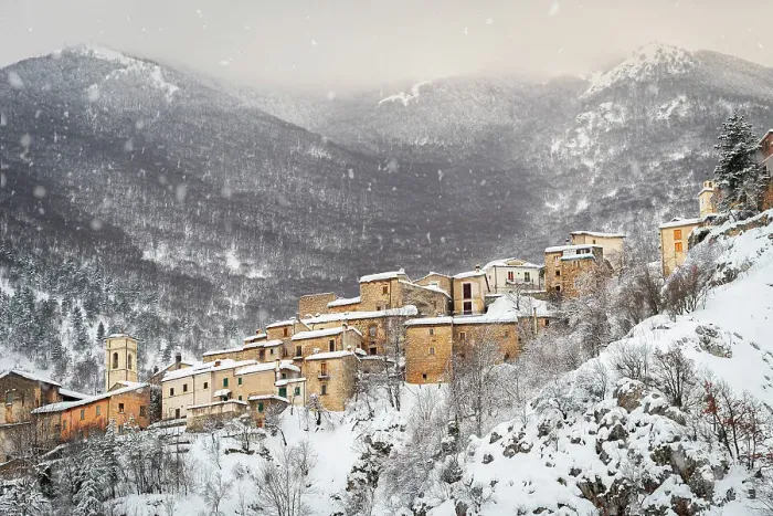 Framed Print : Snowfall on the old village of Villalago, Abruzzo national park, L'aquila province, Abruzzo, Italy Framed Print : Snowfall on the old village of Villalago, Abruzzo national park, L'aquila province, Abruzzo, Italy