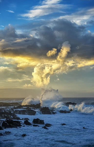 South America, Chile, Easter Island, Isla de Pascua, the dramatic coastline