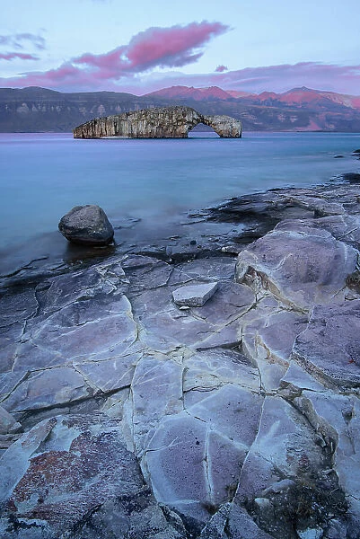 South America, Patagonia, Argentina, Lago Posadas, Rock Arch at Lake Puyrredon