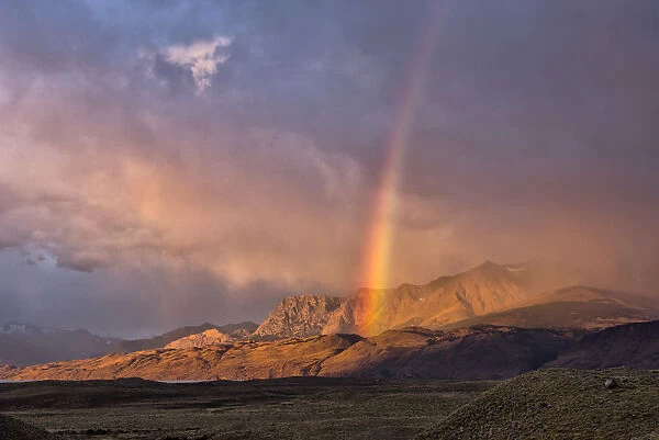 South America, Patagonia, Argentina, Santa Cruz, El Chalten, Rainbow over the Los