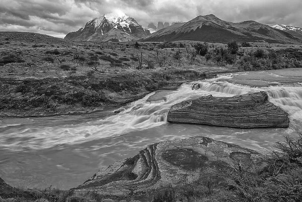 South America, Patagonia, Chile, Torres del Paine, Rio Paine waterfall