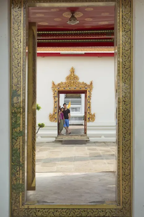 Framed Print : South East Asia, Thailand, Bangkok, Phra Nakhon district, Wat Pho, a traveler couple Framed Print : South East Asia, Thailand, Bangkok, Phra Nakhon district, Wat Pho, a traveler couple